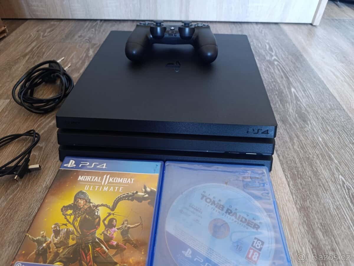 PS4 1TB PRO 4