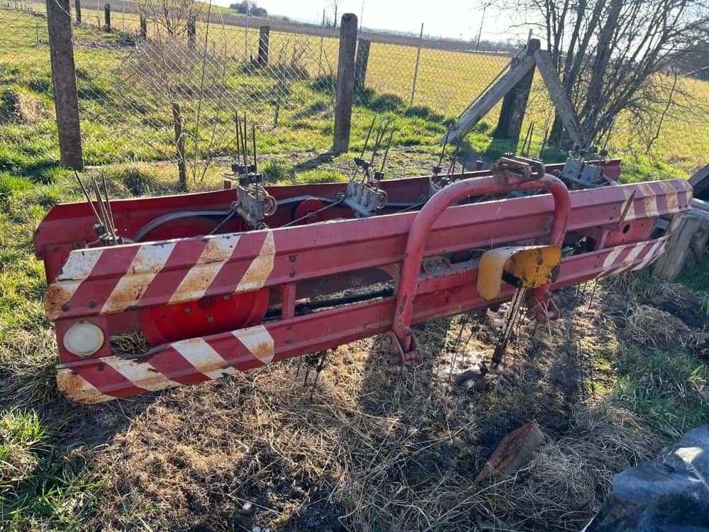 Prodám obraceč sena 2