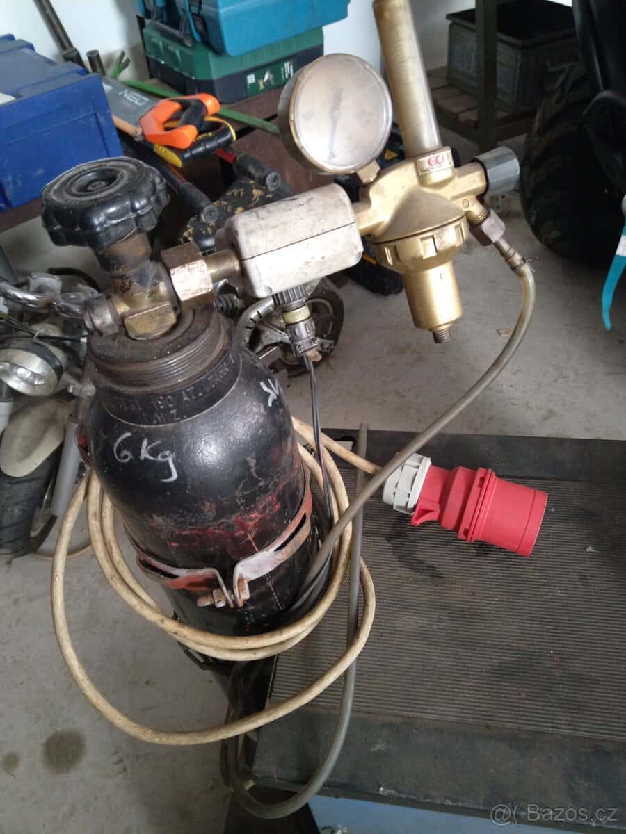 Svářečka co2 3