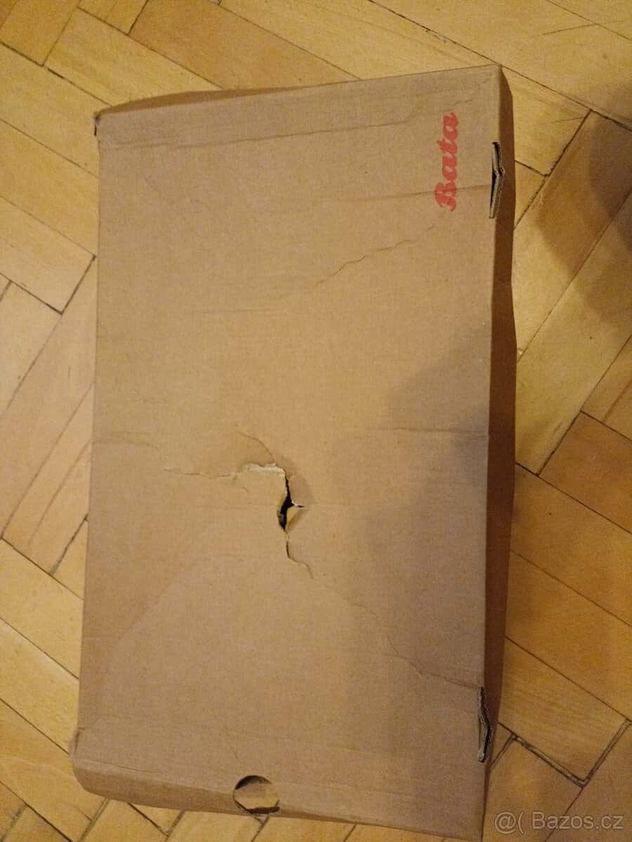 Kozene kozacky Bata 3