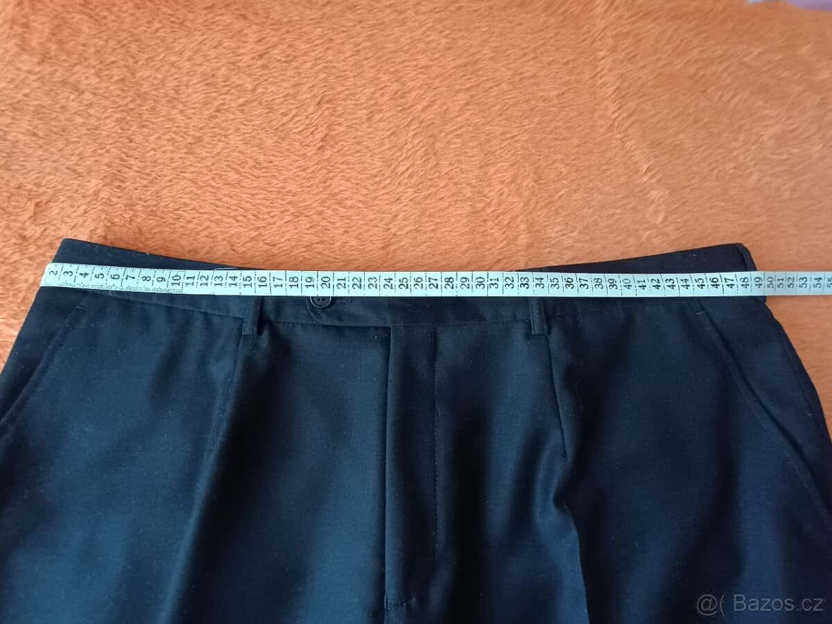 Pánský,černý oblek. 10