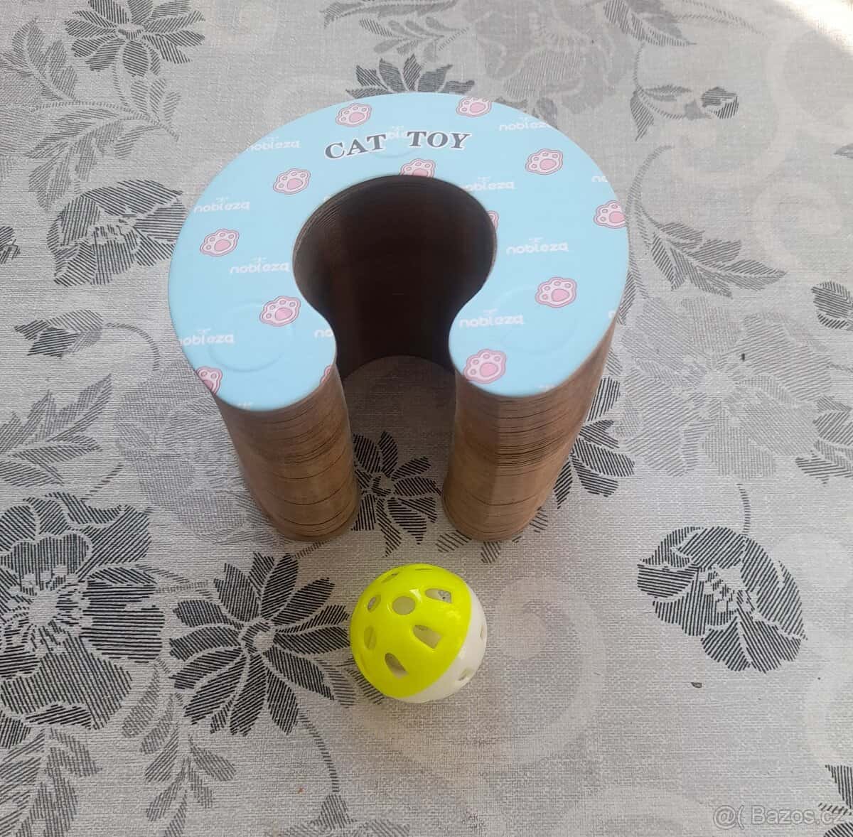 Hračka pro kočku 2