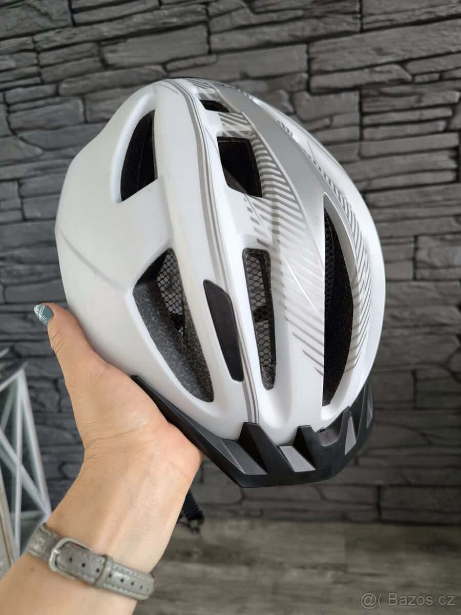 Cyklistická přilba 6