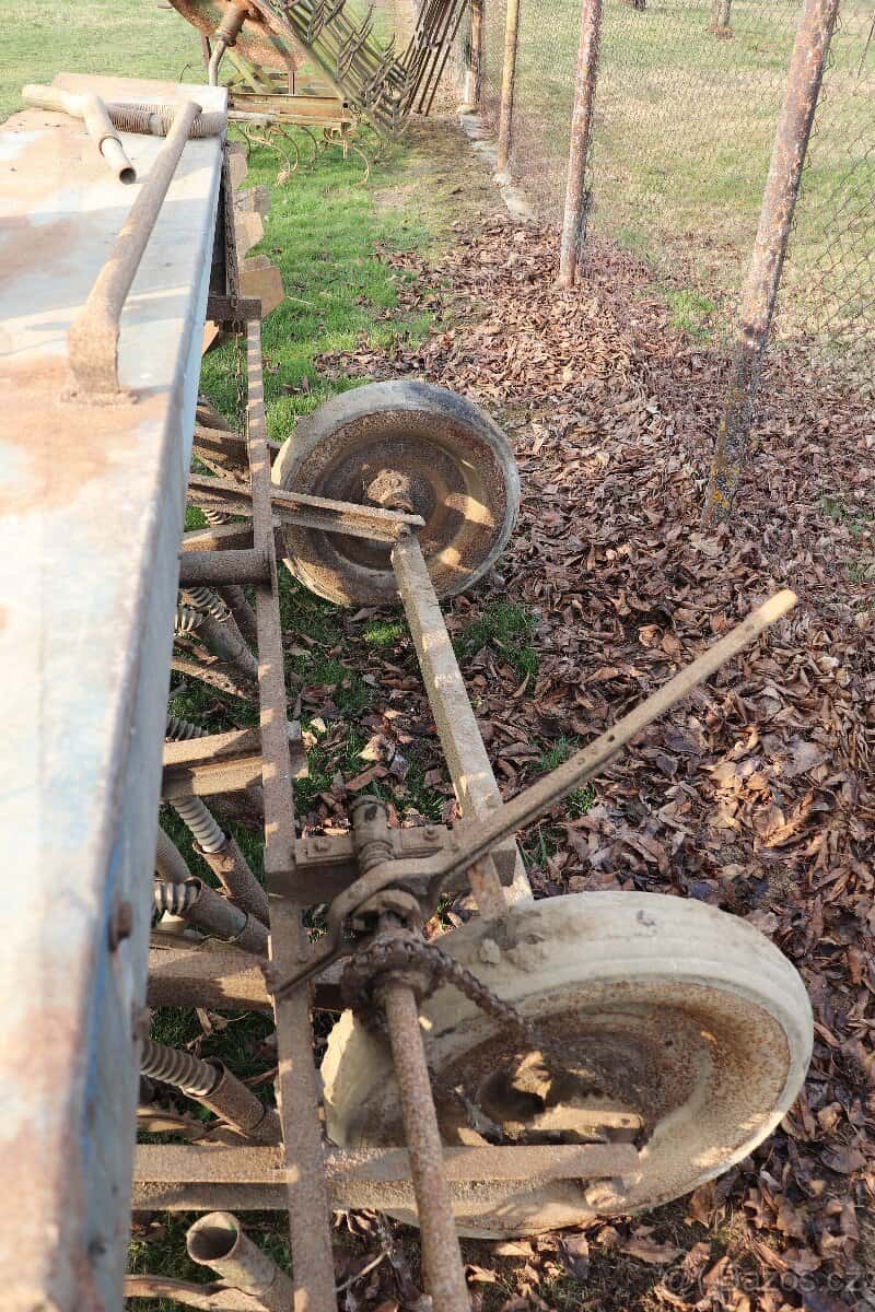 Prodám secí stroj 8