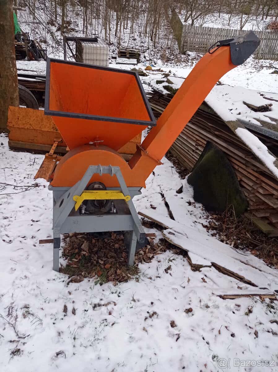 Štěpkovač za traktor 1