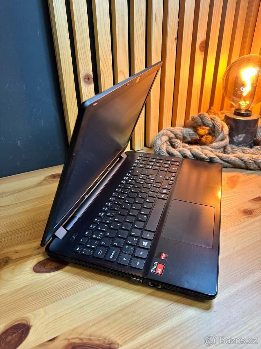 Acer Aspire E5-521 2