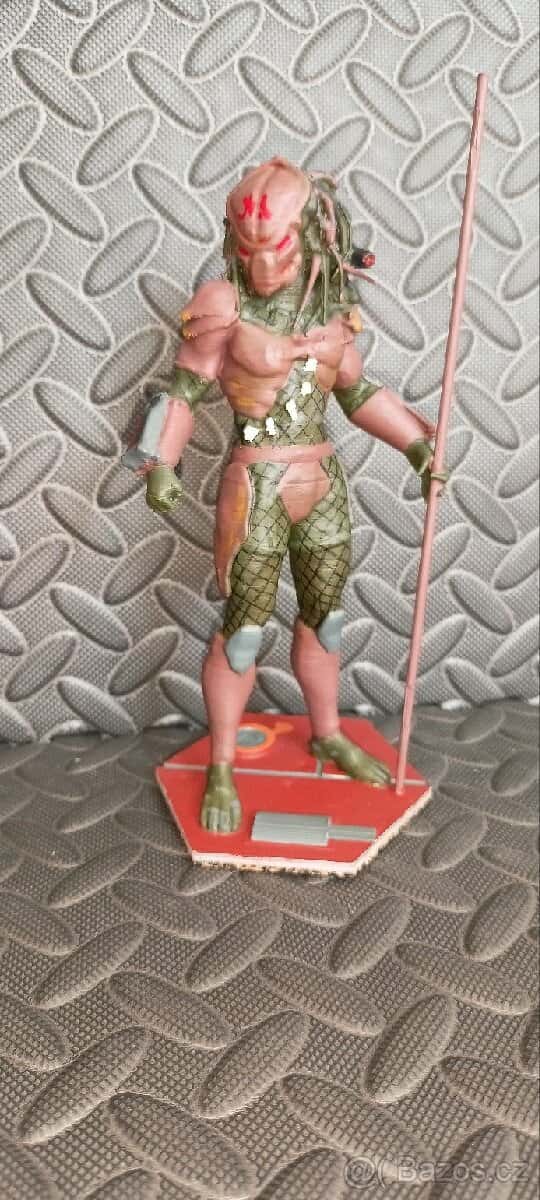 Predátor postavička 16 cm 4