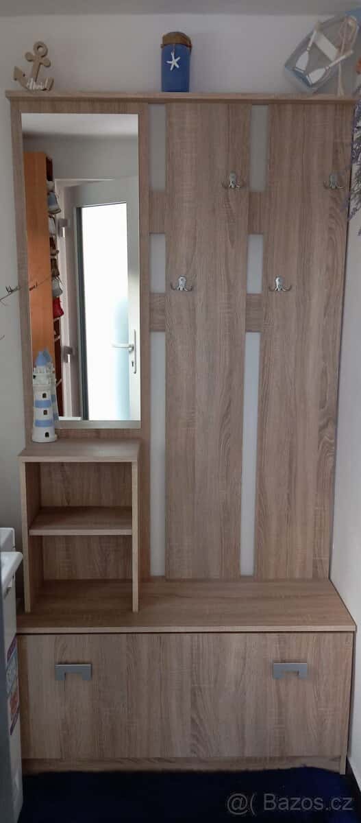 Předsíňová stěna 3