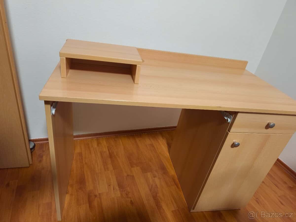 Psací stůl 2