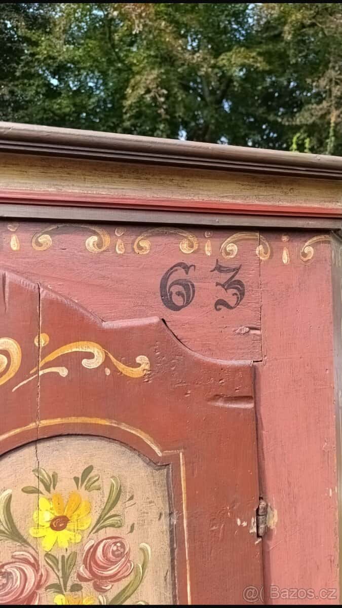 Starožitná skříň 5