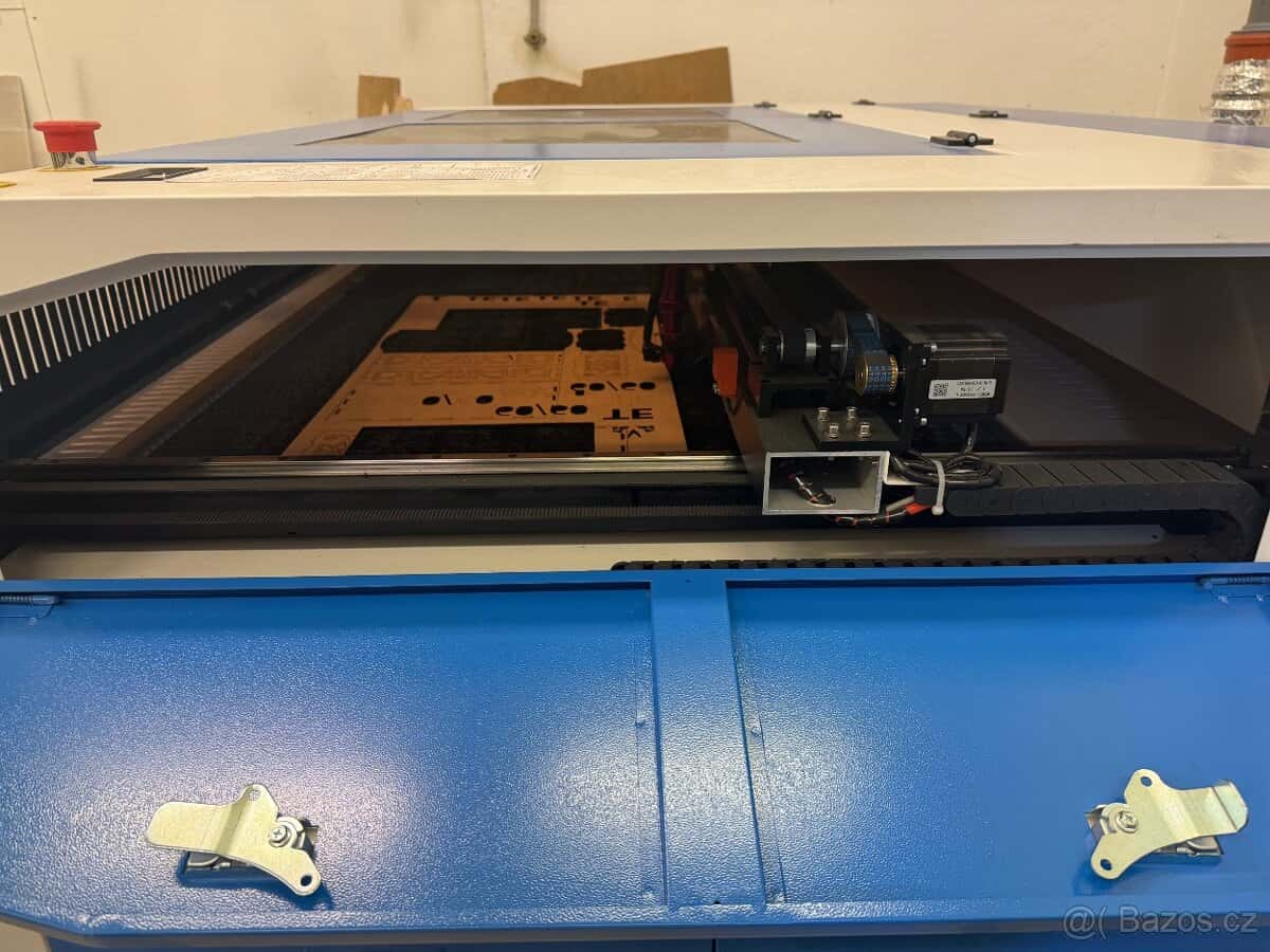 Gravírovací laser 12