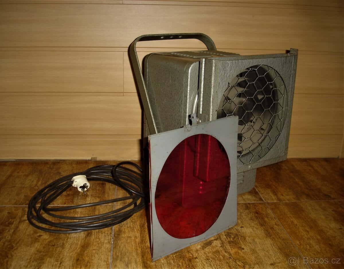 DIVADELNÍ REFLEKTOR... 3