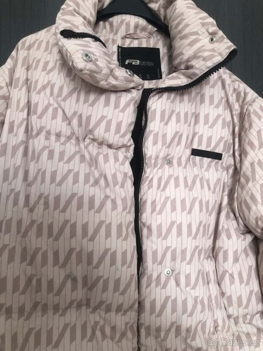 Teplá bunda Nineteen 2