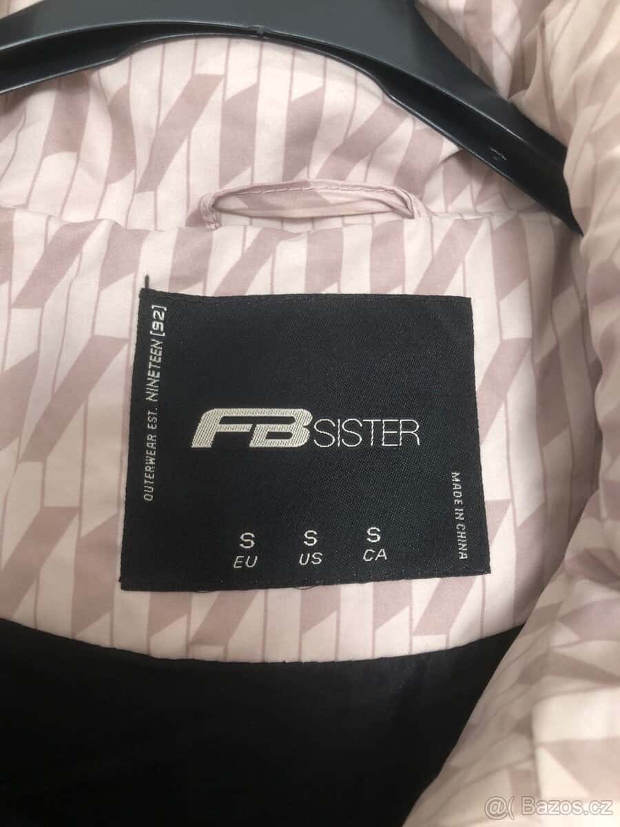 Teplá bunda Nineteen 7