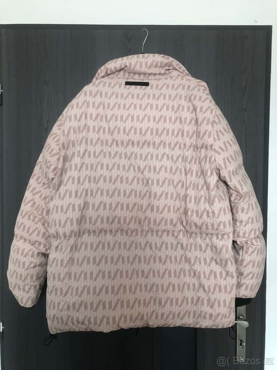 Teplá bunda Nineteen 11