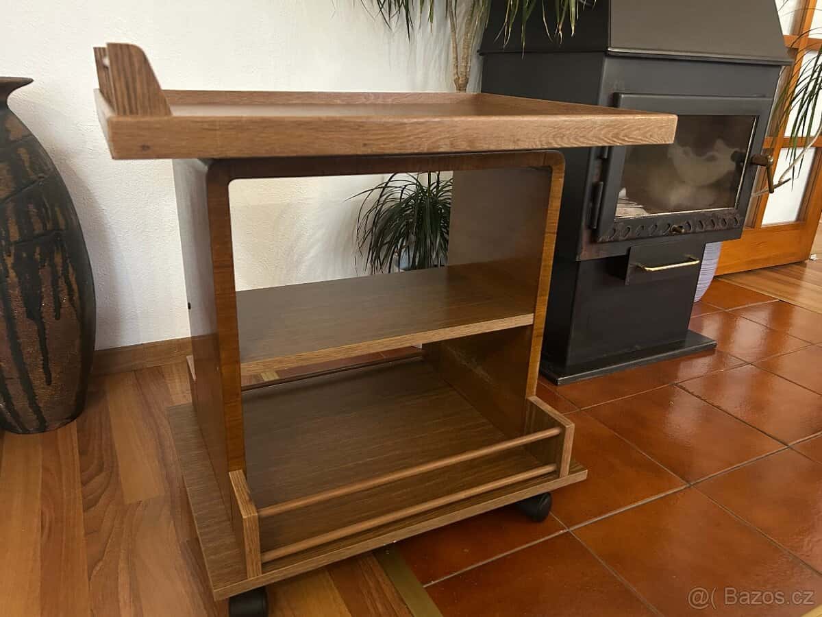 Servírovací stolek 4