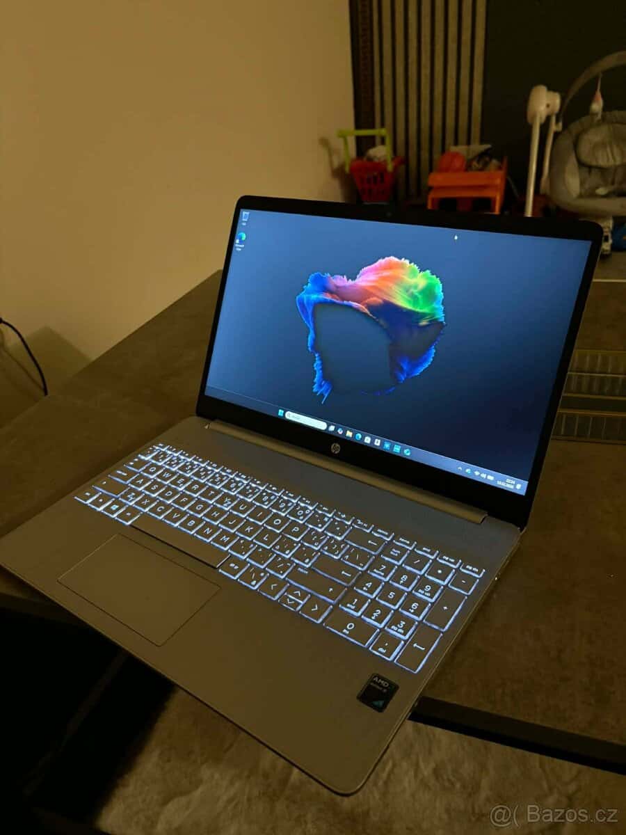 Prodám notebook Top stav. 1