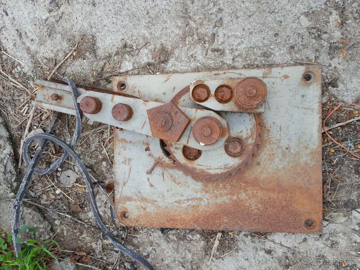 Ruční ohýbačka 1