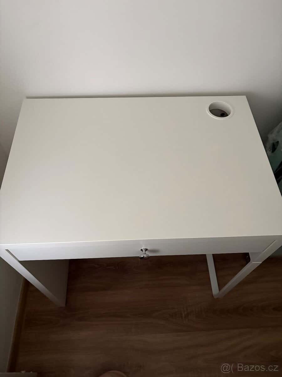 Psací stůl ikea 2