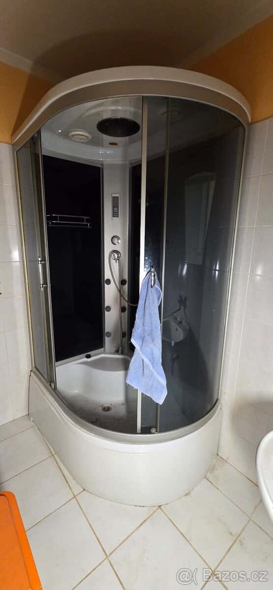 Sprchový kout 2