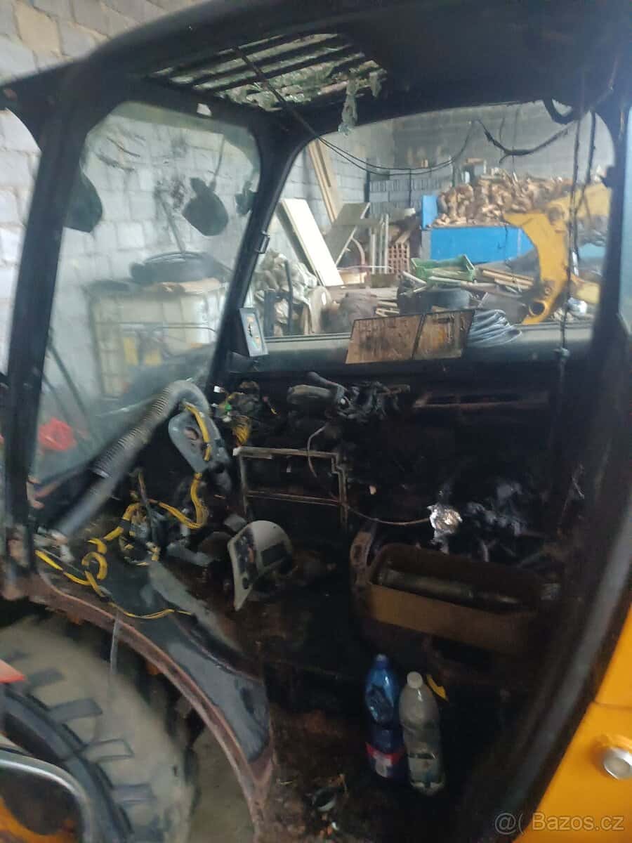 JCB 520-40 2