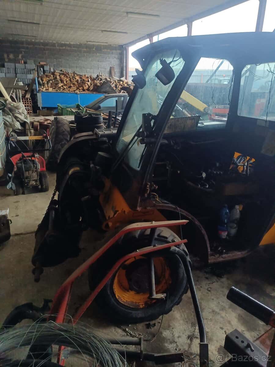 JCB 520-40 3