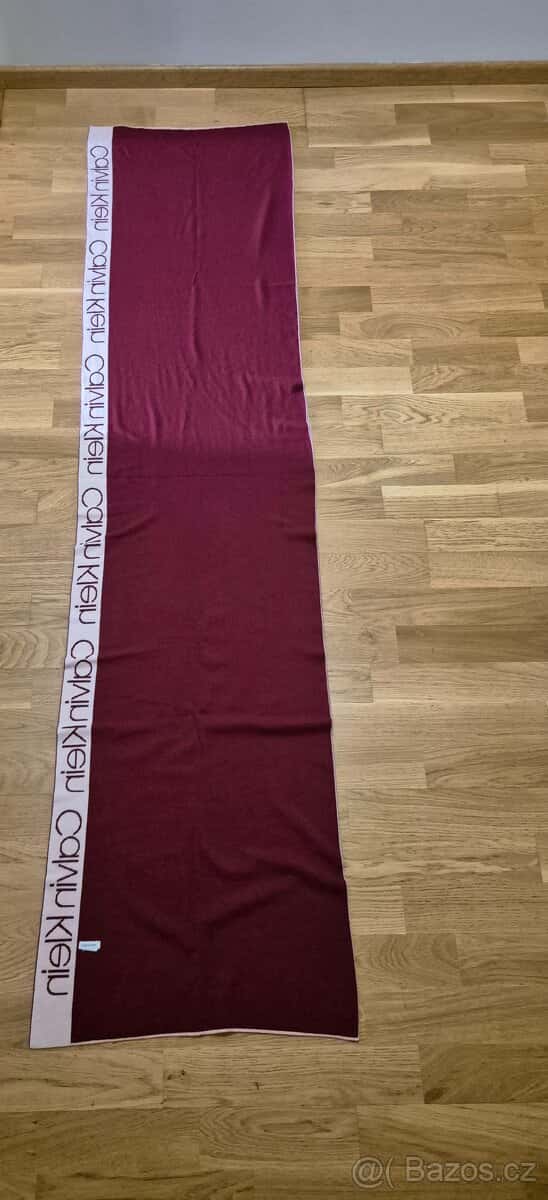 Šála Calvin Klein 4