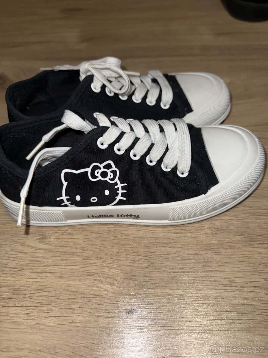 Dívčí boty Hello Kitty 1