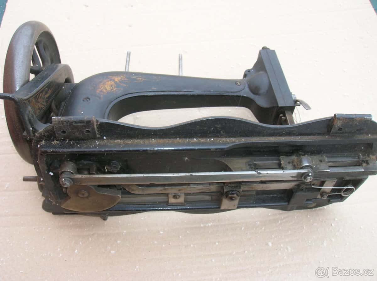 Šicí stroj Singer 4