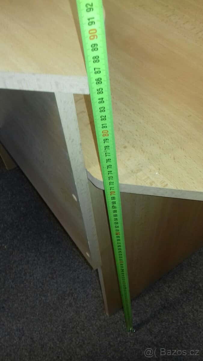 Počítačový stůl 5