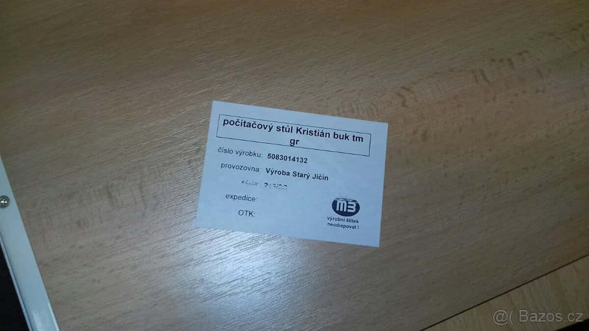 Počítačový stůl 7