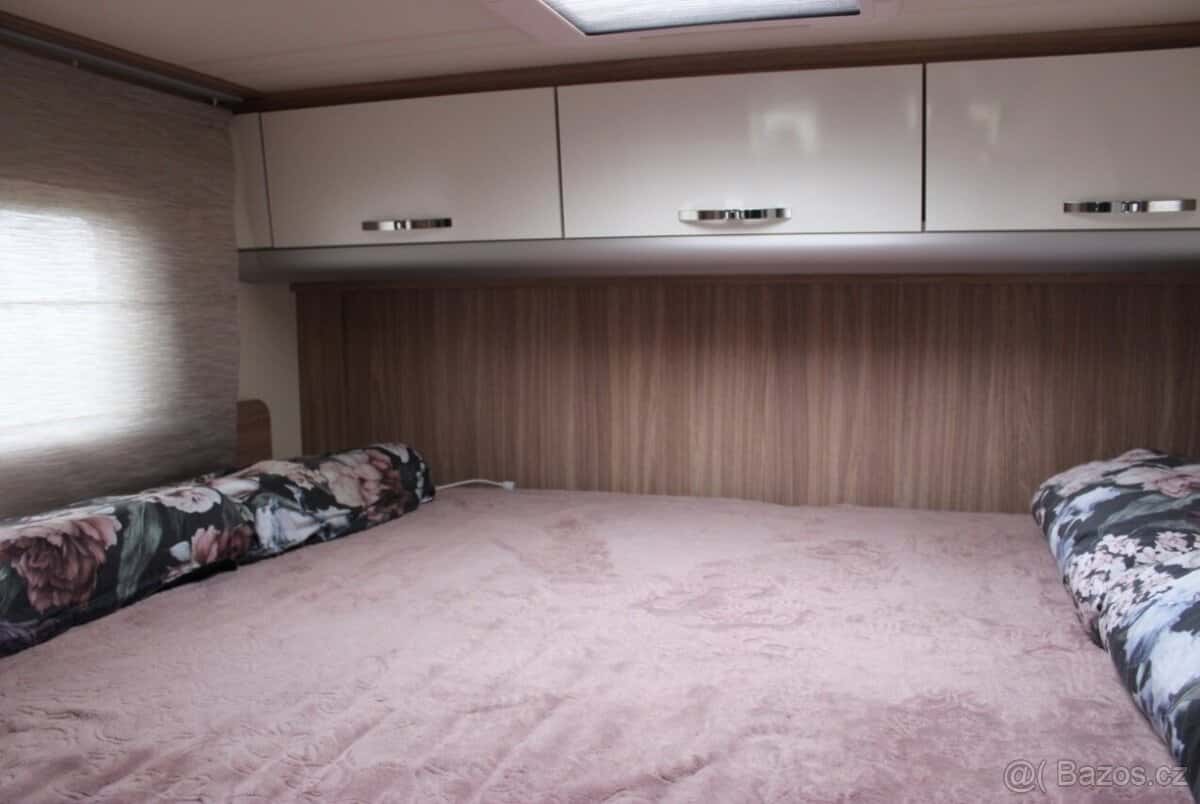 BURSTNER IXEO 710 15