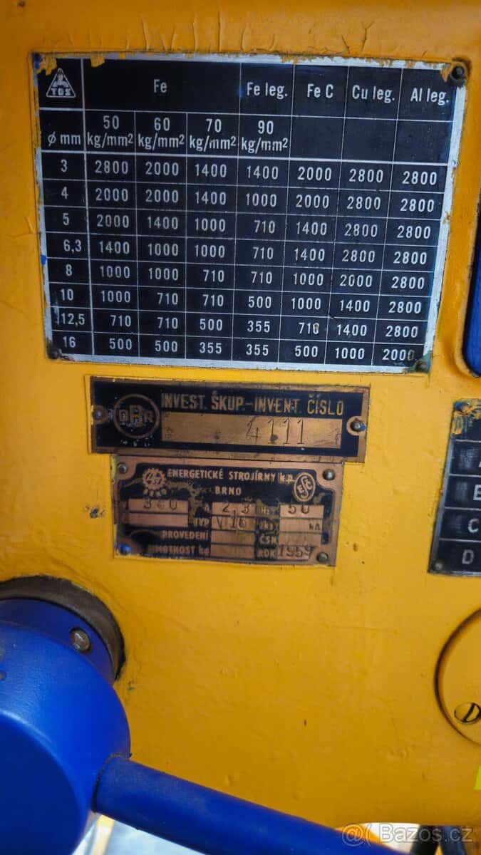 Stojanová vrtačka V16 3