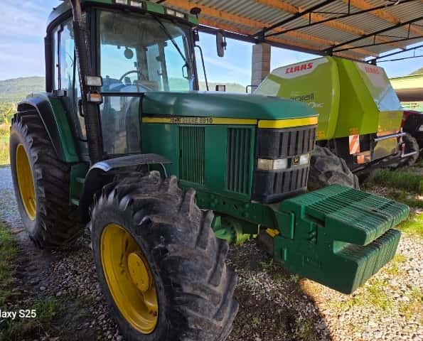Traktor JD 6910 2