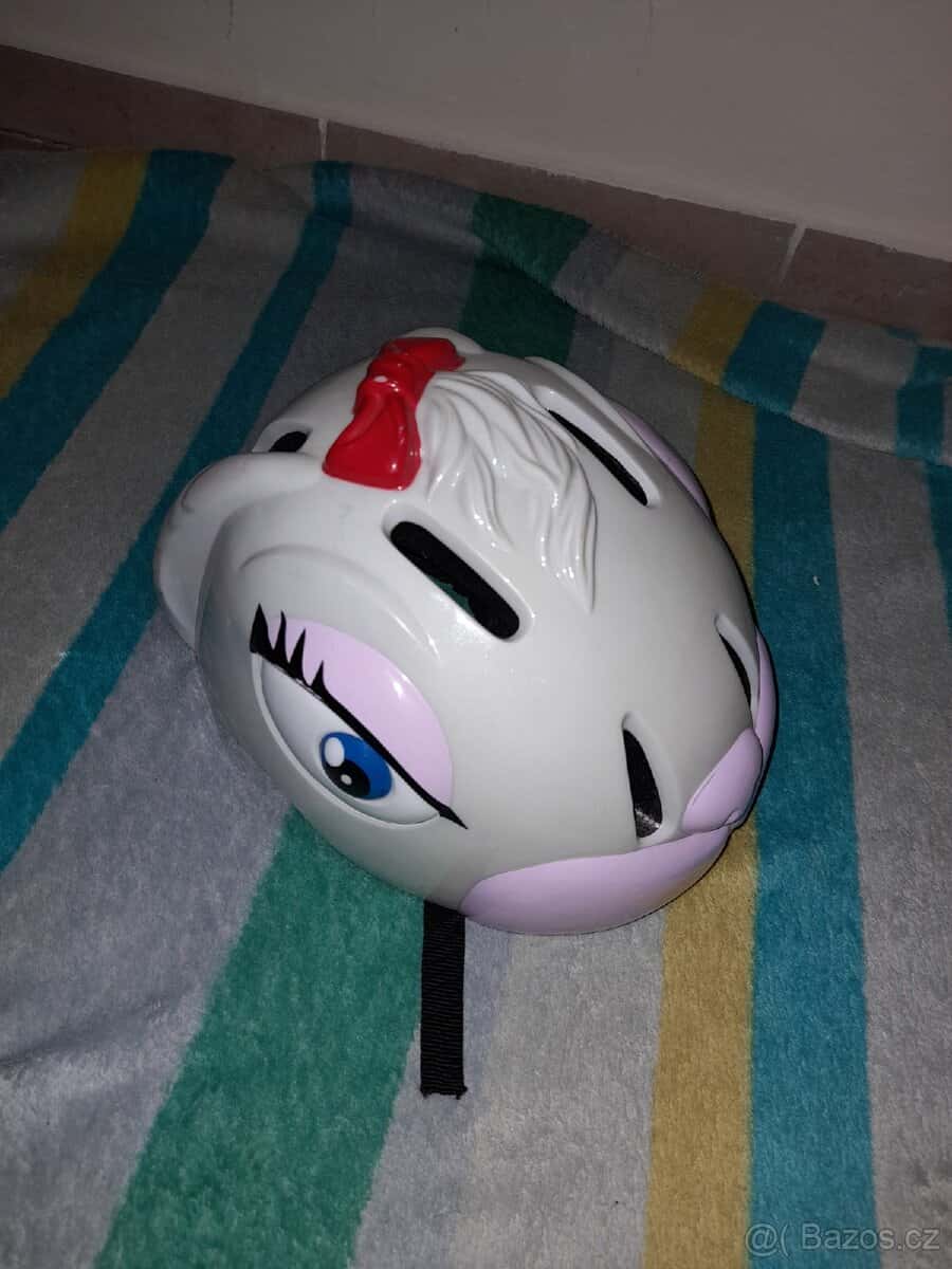 Dívčí helma 1