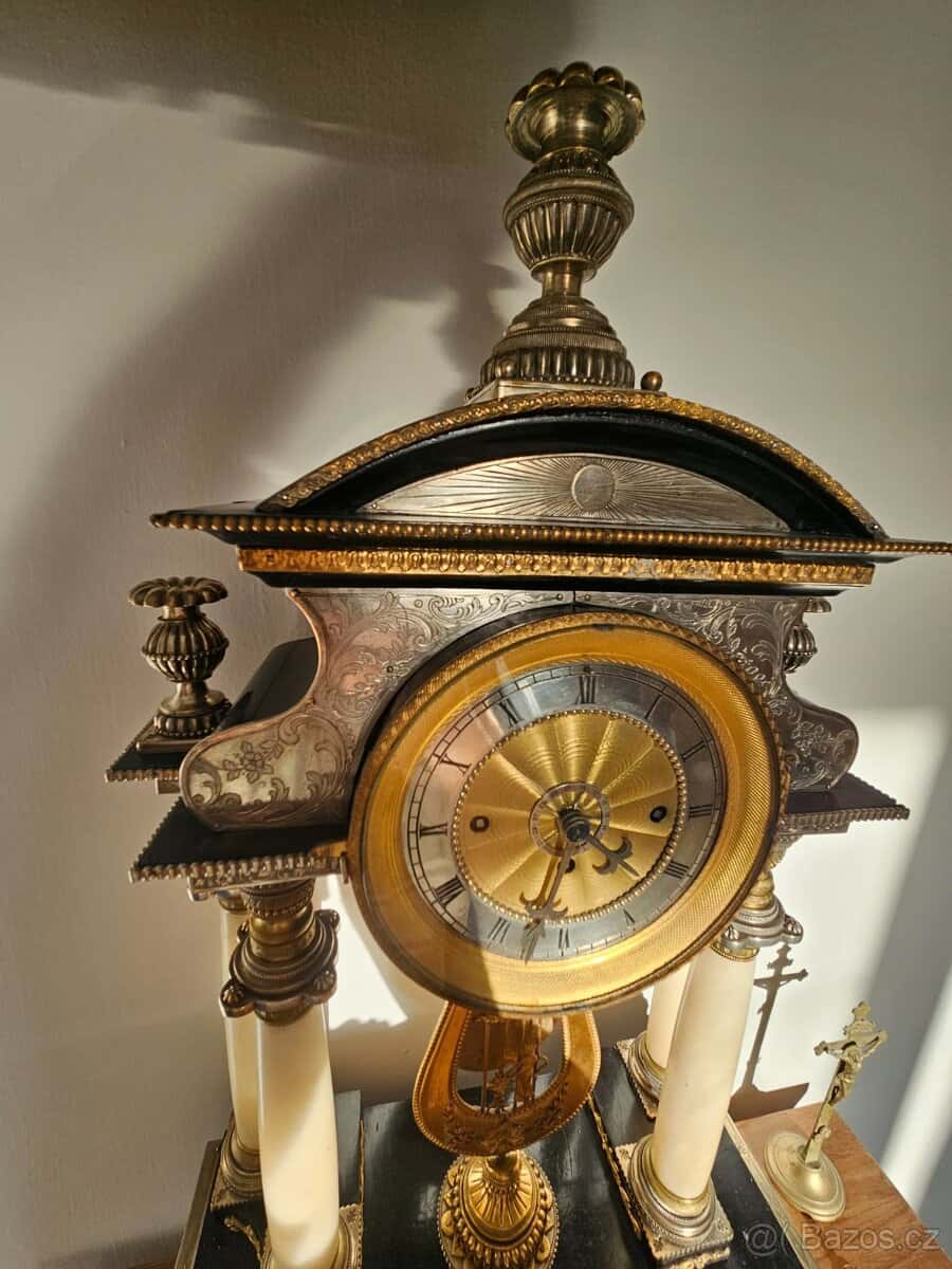 Starožitné hodiny 8