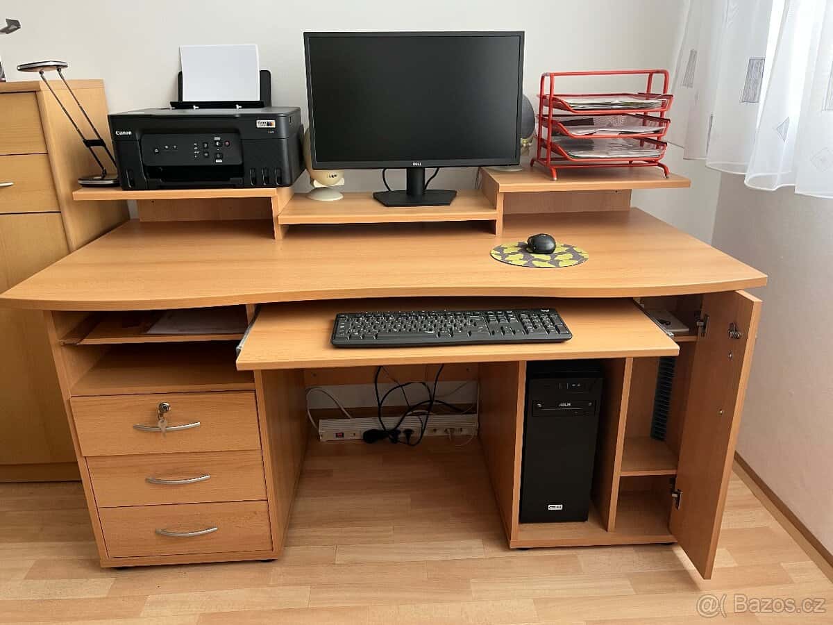 Pracovní stůl 2