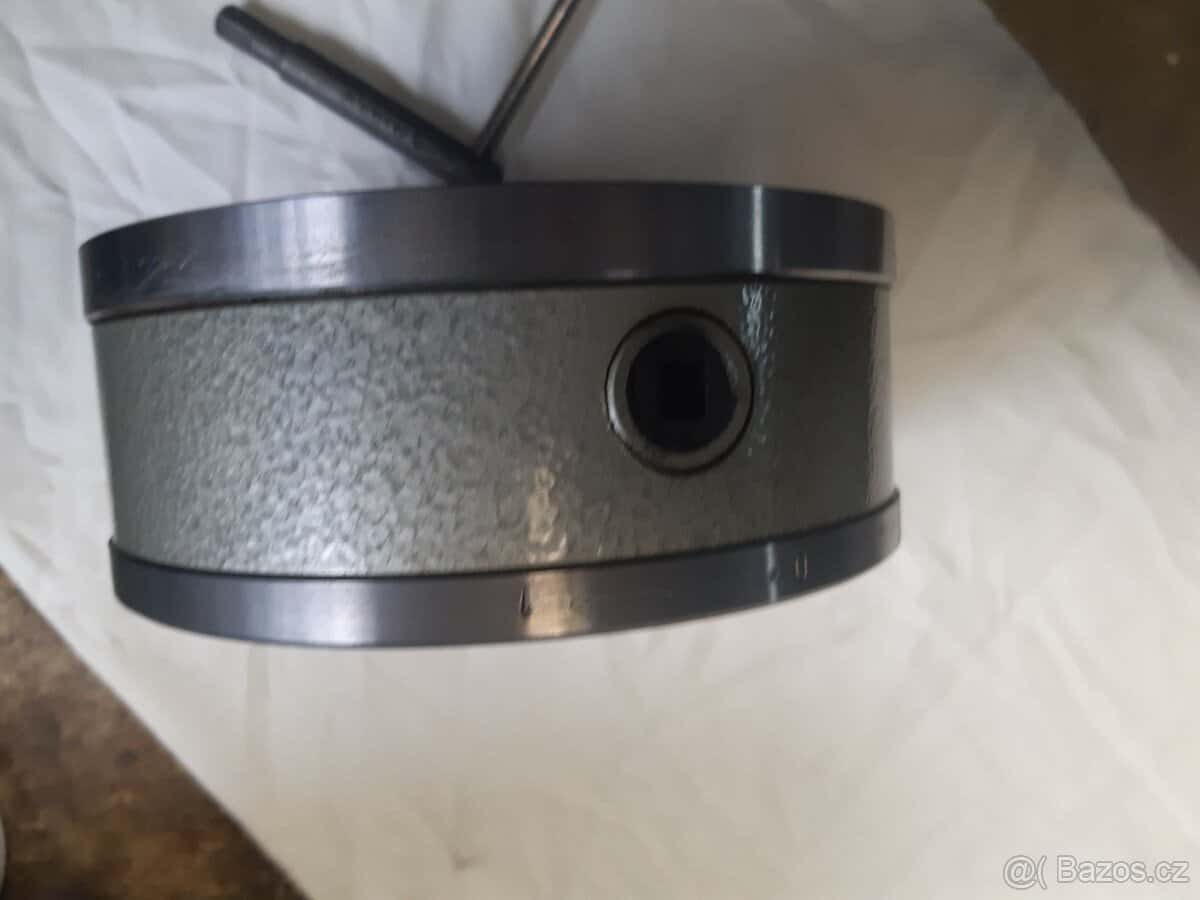 Magnetický upínač 2