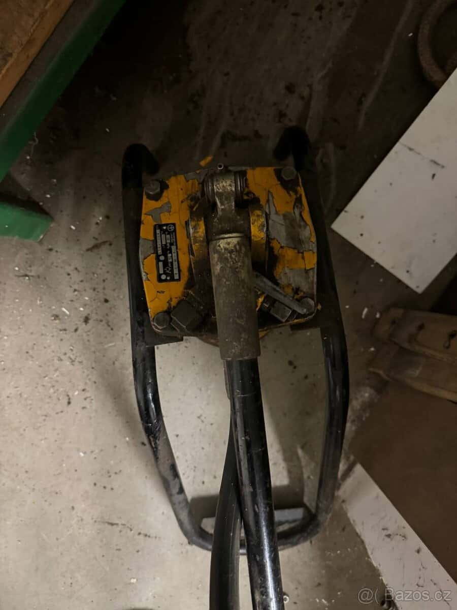 Ruční hydraulický lis 5