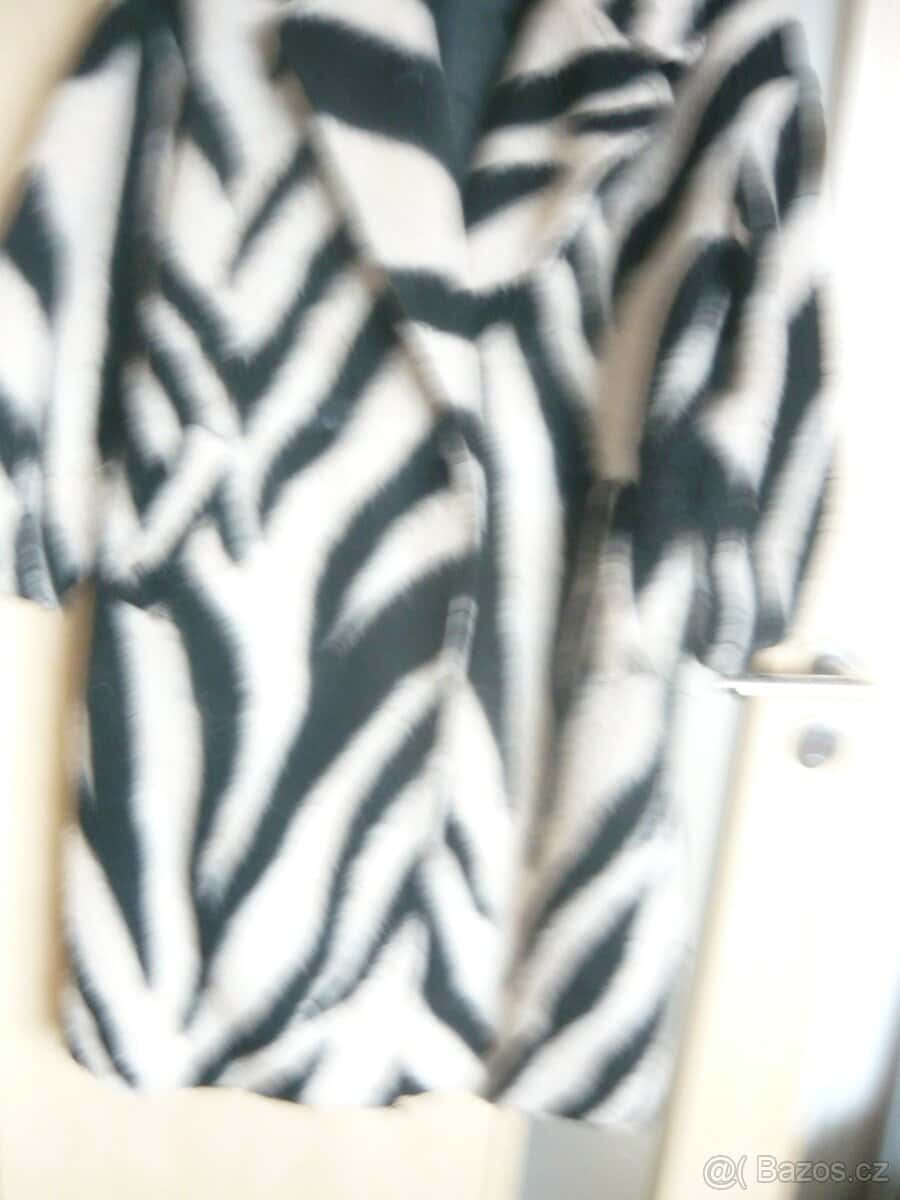 černobílý kabát 1