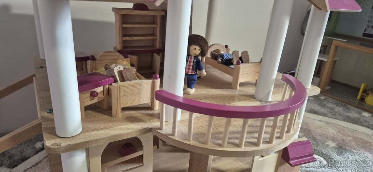 Prodám dětský domeček 2