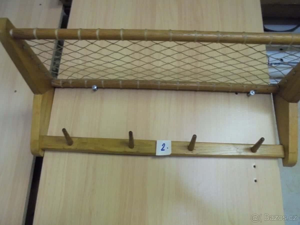 různé poličky 2