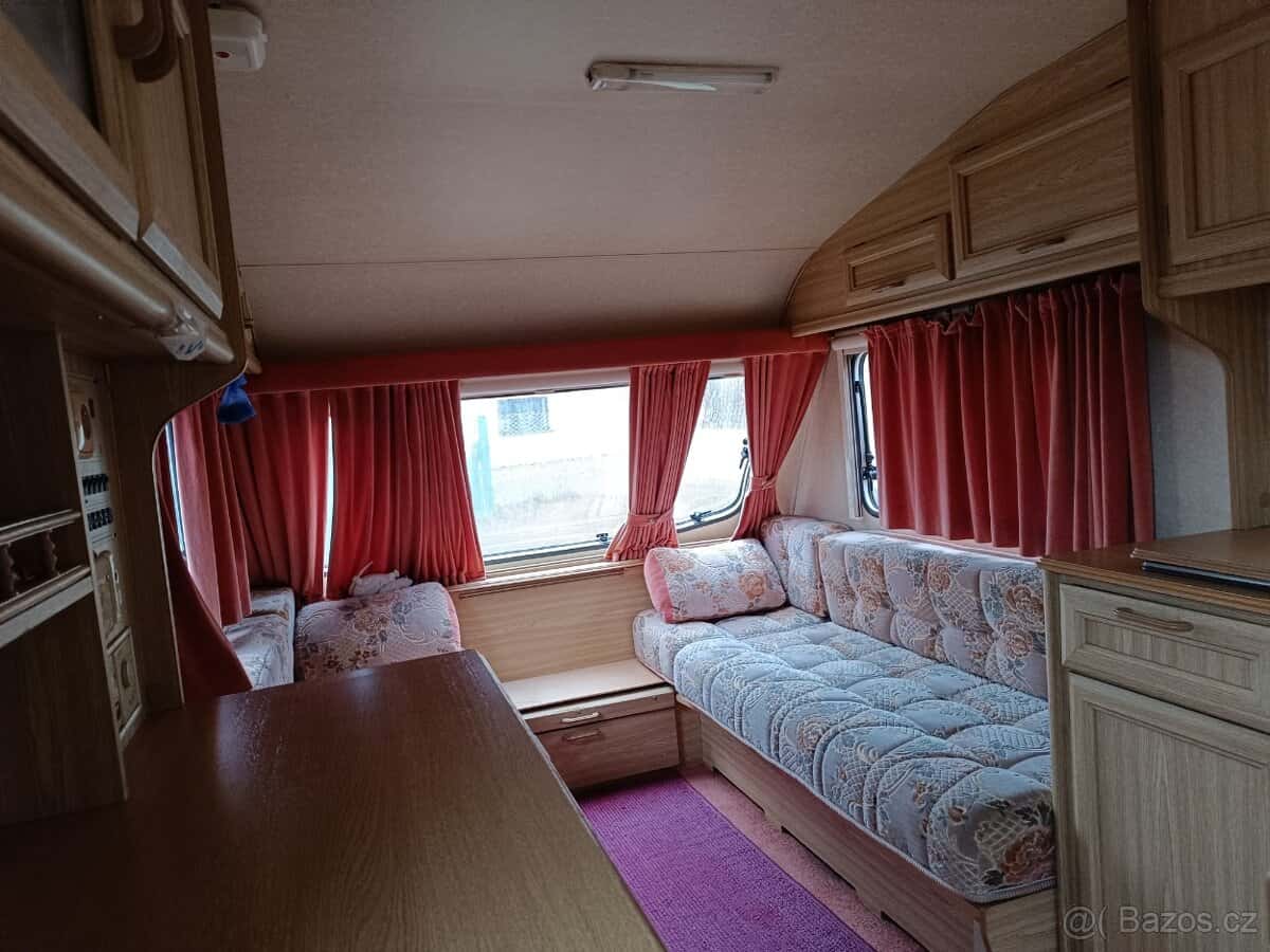 Karavan Elldis anglický 3