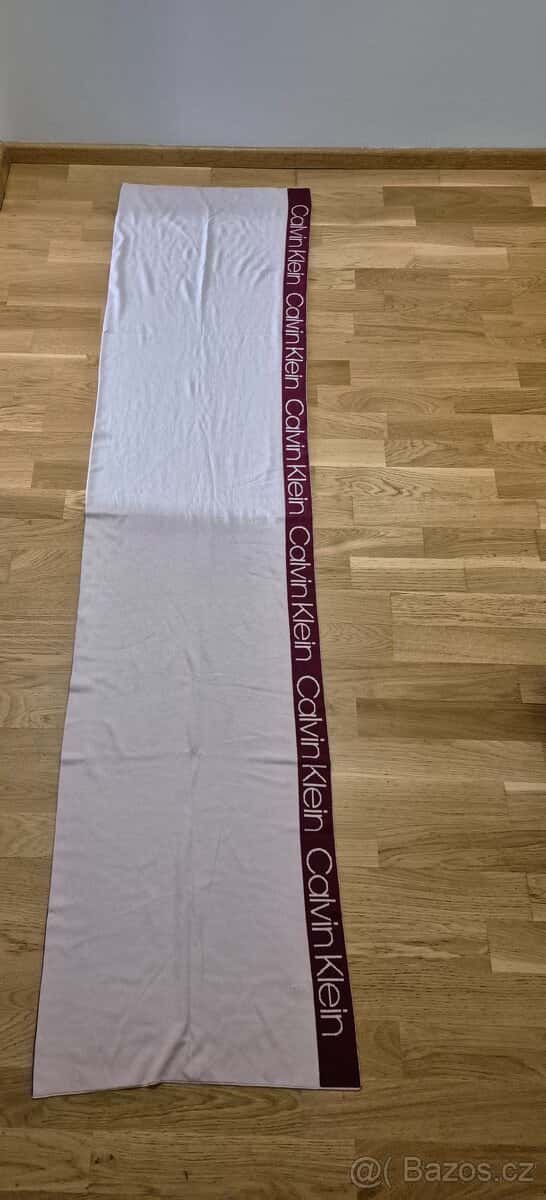 Šála Calvin Klein 3