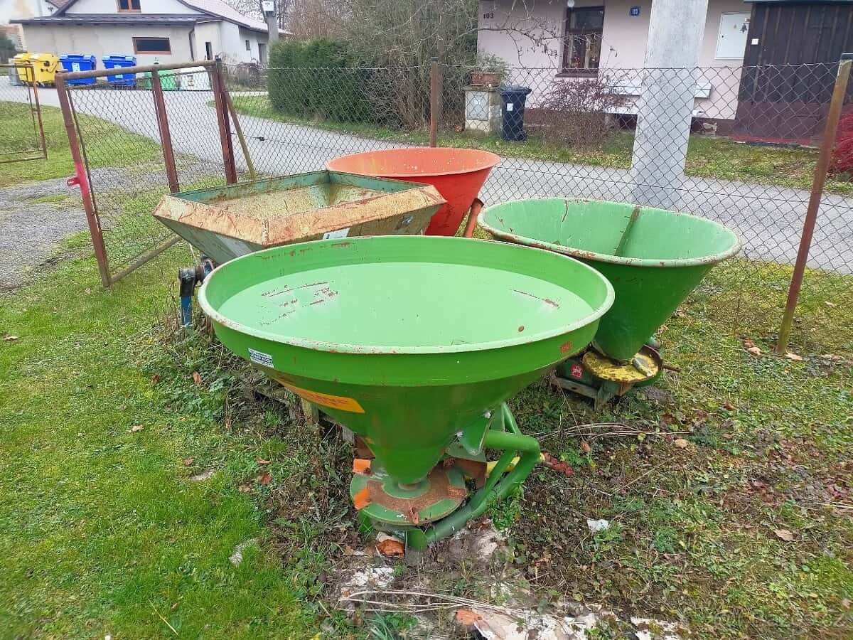 Práškovací Amazone 3