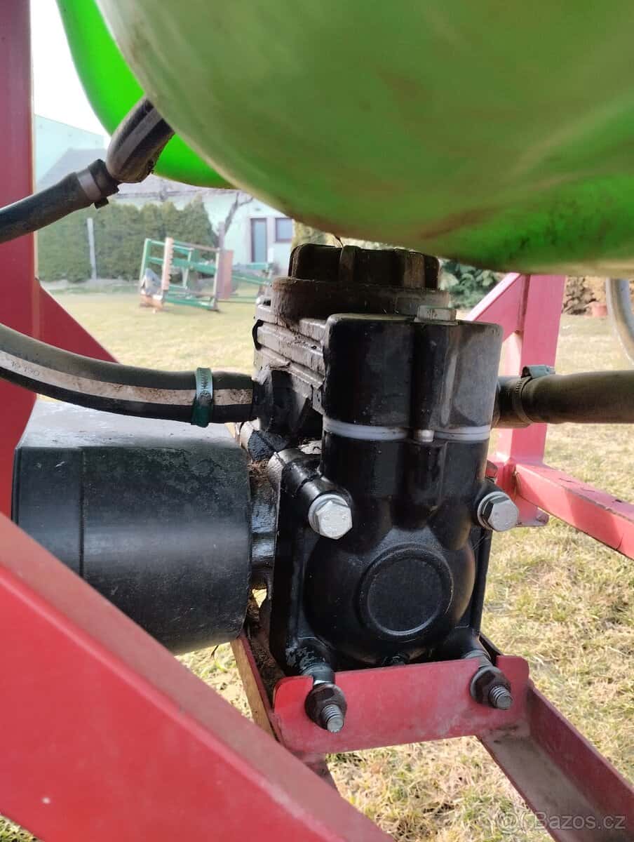 Nesený postřikovač 6