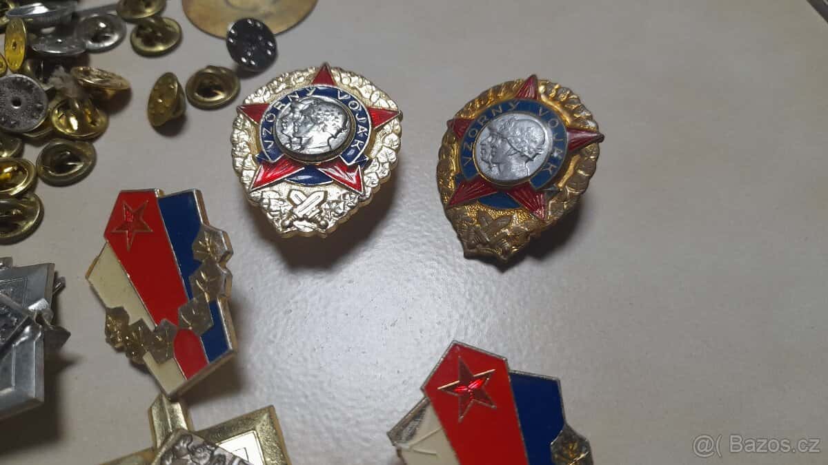 Staré odznaky 4 3