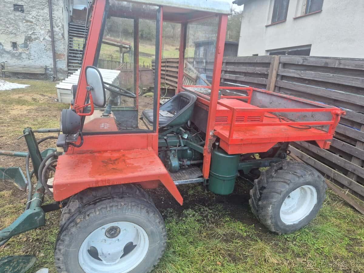 Prodám traktůrek 4