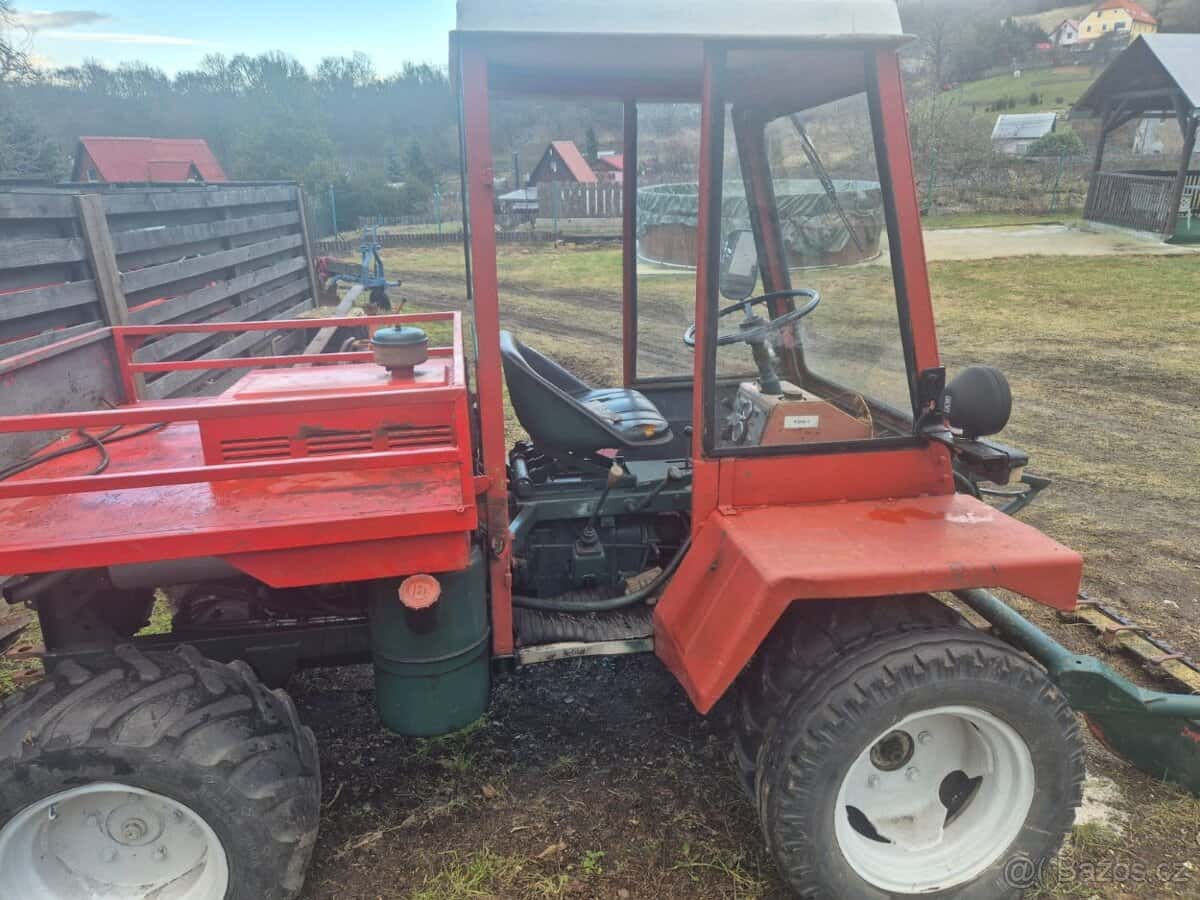 Prodám traktůrek 5