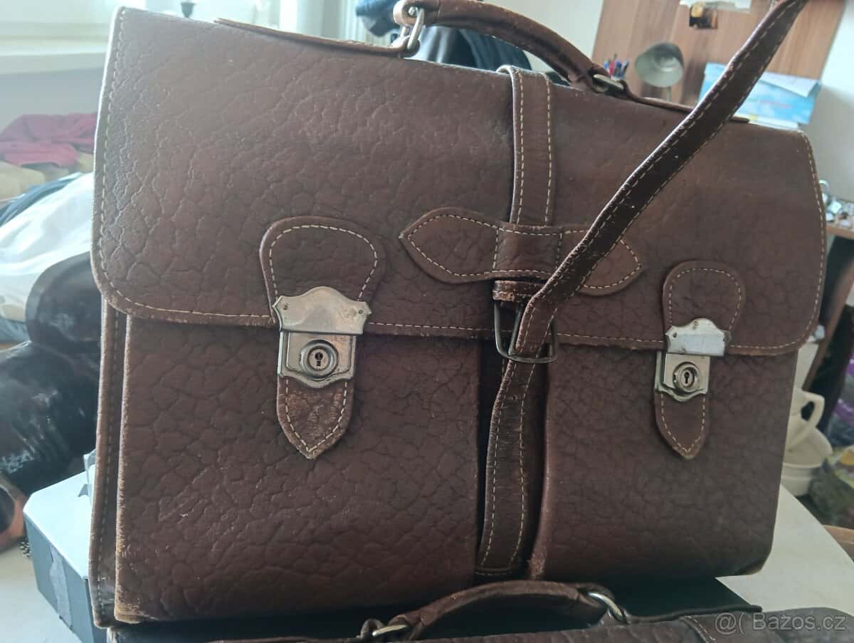 Staré kožené tašky 3